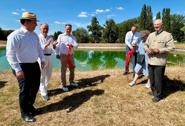 20250704 Eroeffnung Speicherteich rotes Band durchtrennt2